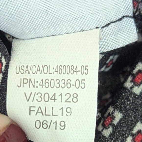 Banana Republic V-neck Navy Geometric Pattern Shell Size L - Picture 5 of 9